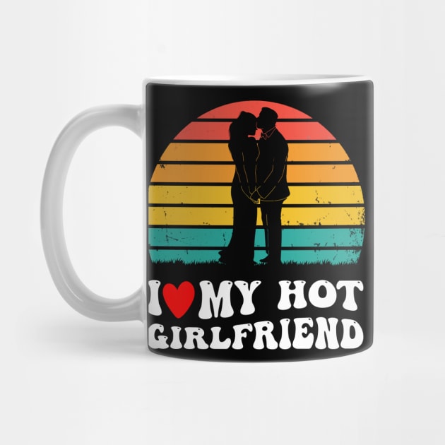 Groovy Vintage I Heart My Hot Girlfriend I Like My Girlfriend GF by tee-Shirter